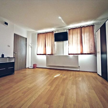 Camere In Regim Hotelier Braşov Eksteriør bilde