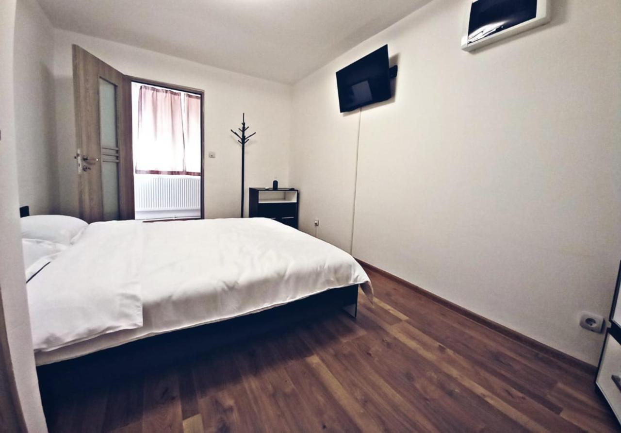 Camere In Regim Hotelier Braşov Eksteriør bilde