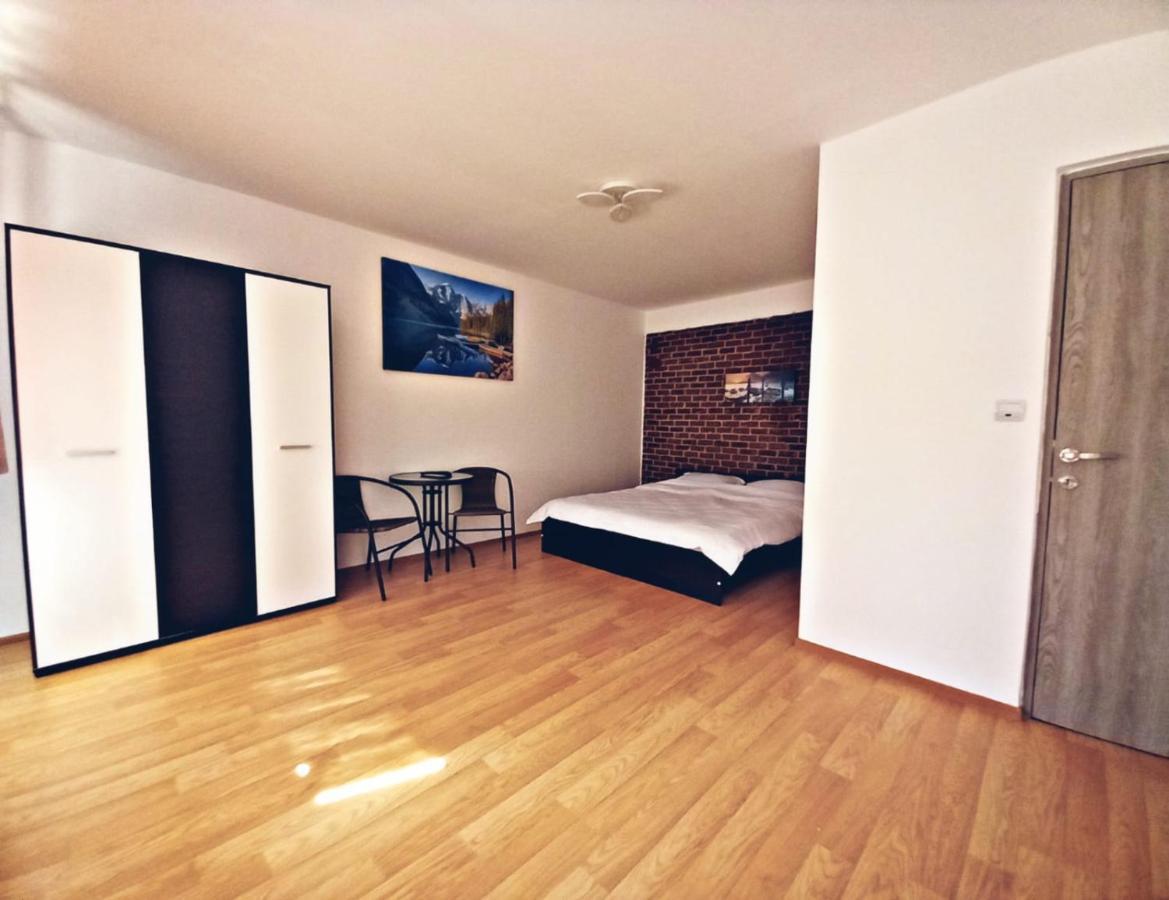 Camere In Regim Hotelier Braşov Eksteriør bilde