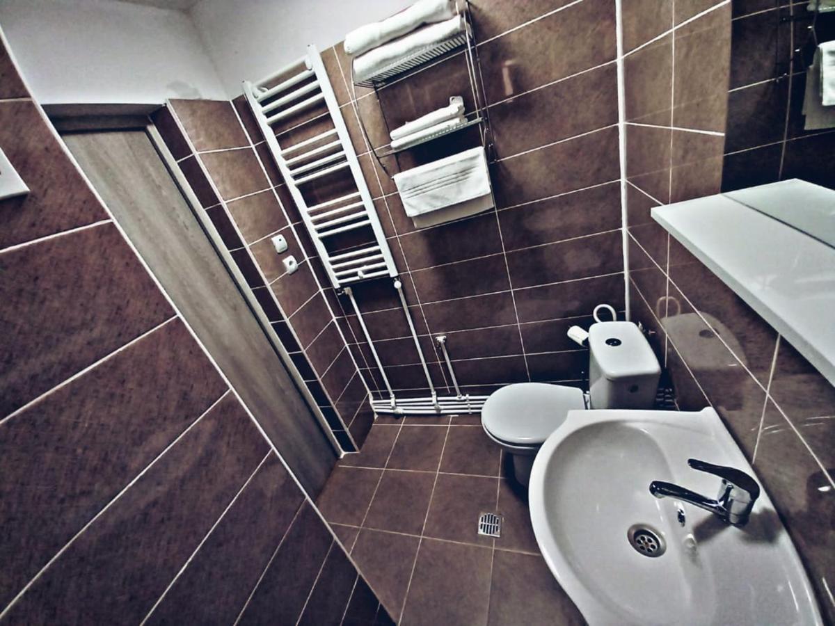 Camere In Regim Hotelier Braşov Eksteriør bilde