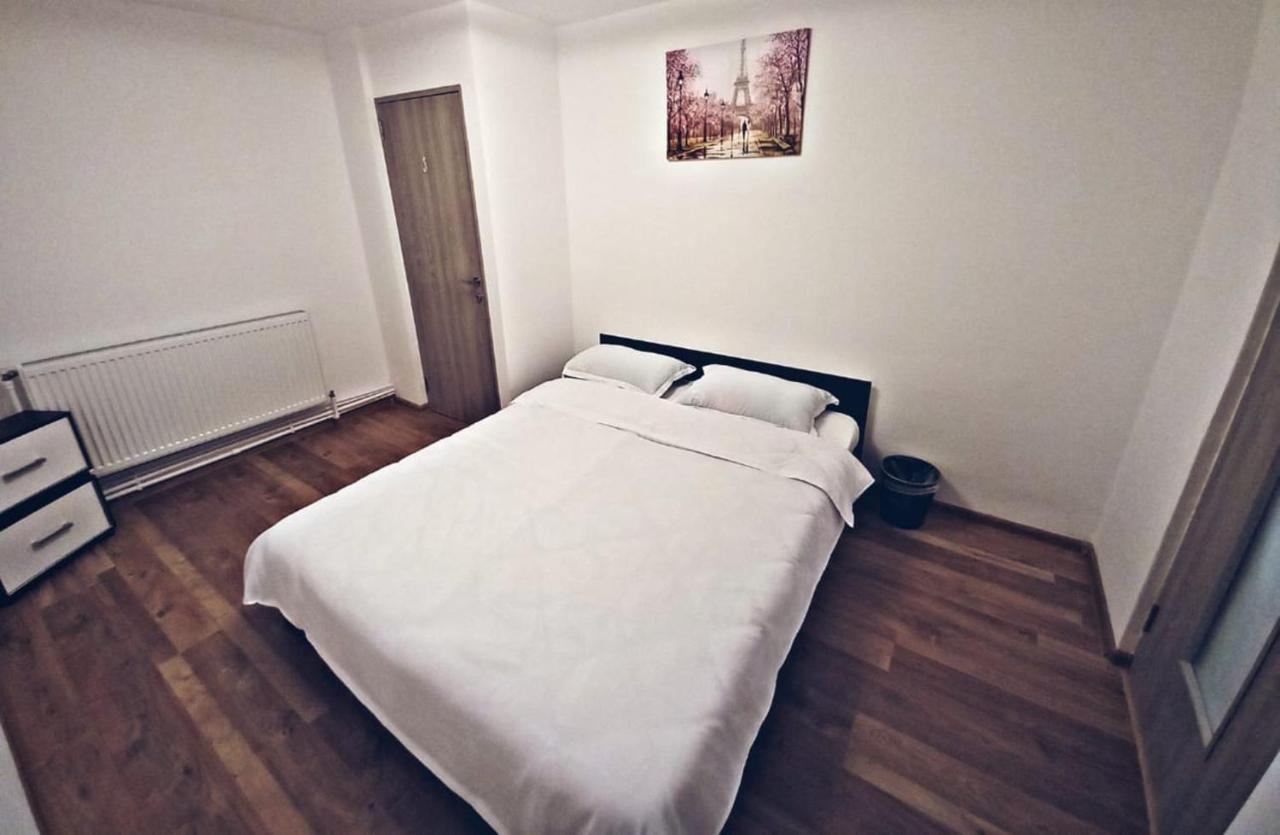 Camere In Regim Hotelier Braşov Eksteriør bilde